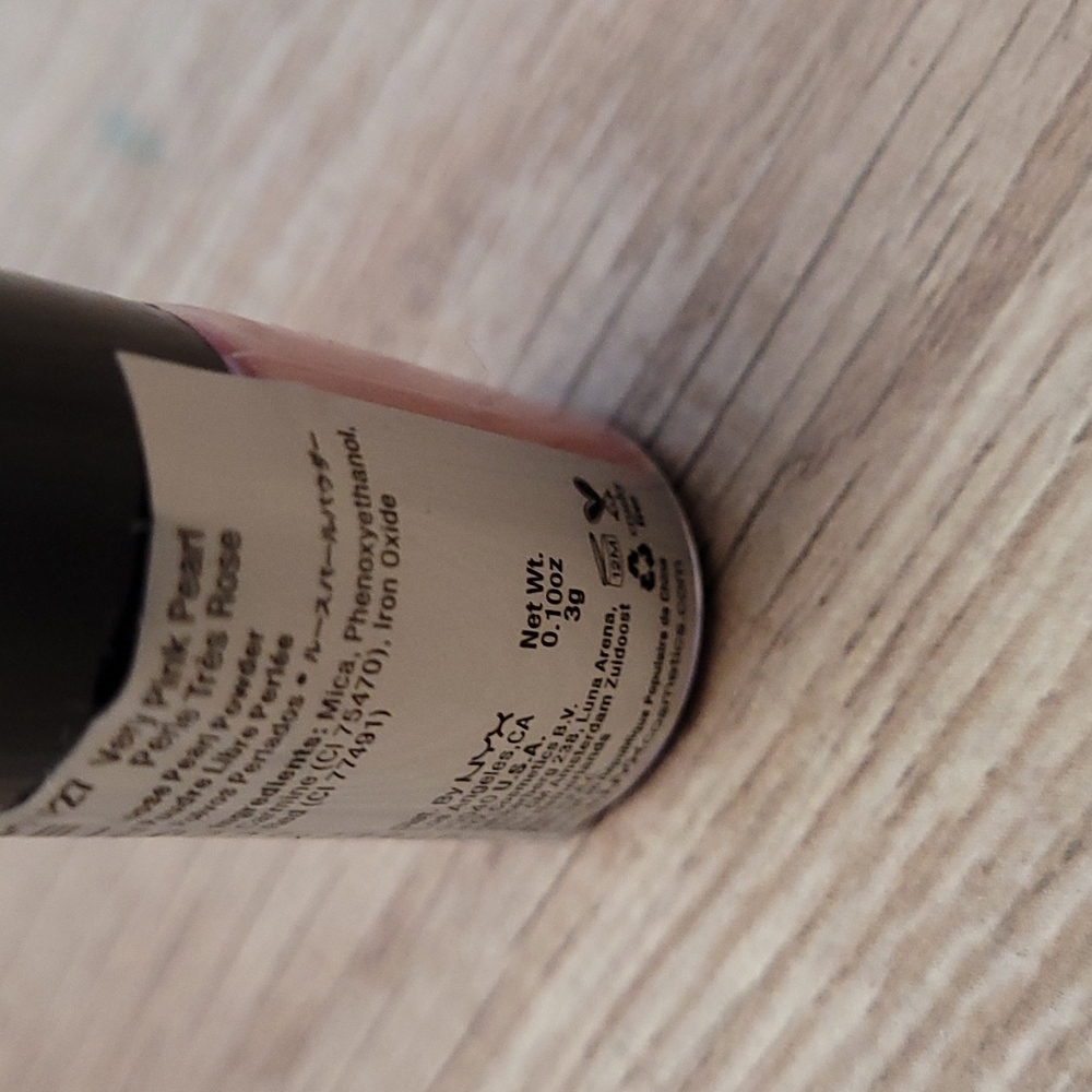 NYX Loose Pear Powder Very Pink Pearl LP27 New - Picture 3 of 7